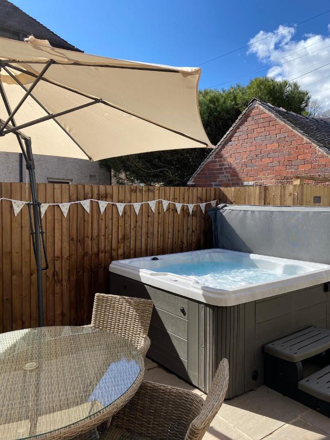 Rustic Retreats Jacks Cottage With Hot Tub & Alpaca Walking Experiences マトロック エクステリア 写真